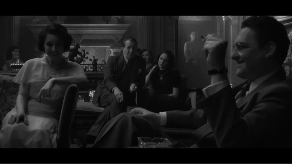 Black and white scene from Netflix's, "MANK."