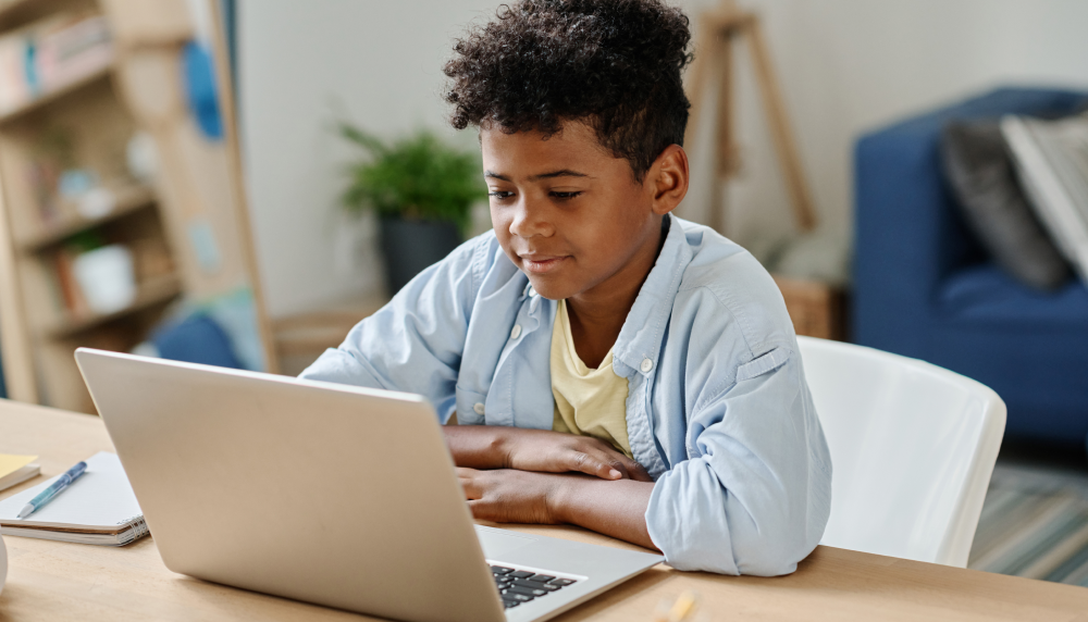 Kid-staring-at-computer